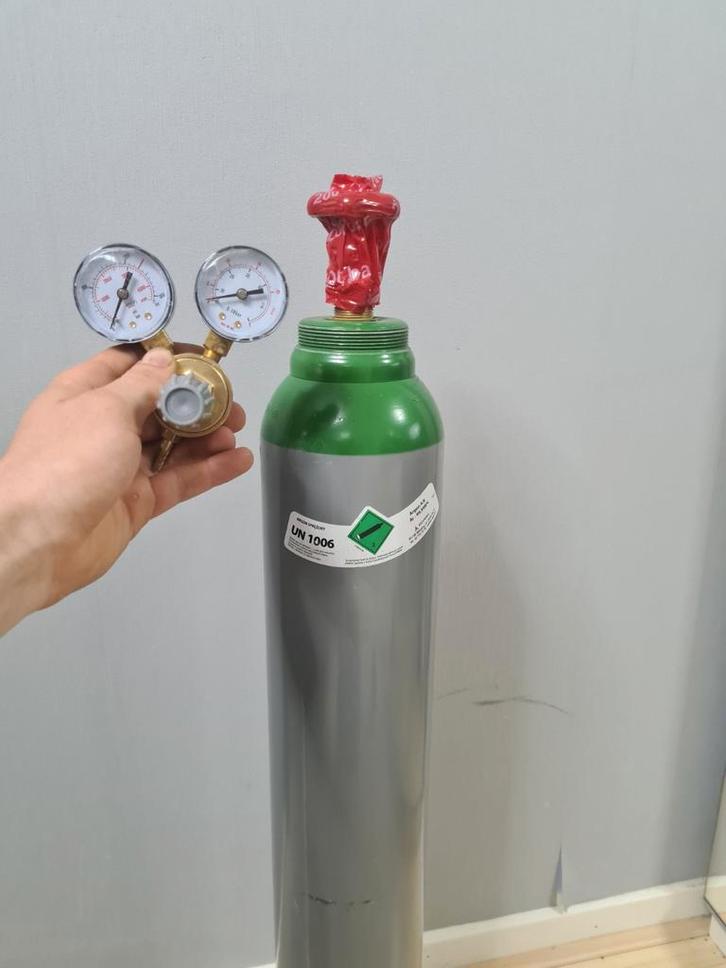 Argon Gasfles 10L met Reduceerventiel, Doe-het-zelf en Verbouw, Gereedschap | Lasapparaten, Ophalen of Verzenden