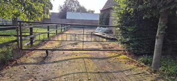 stalen draaipoort beschikbaar voor biedingen