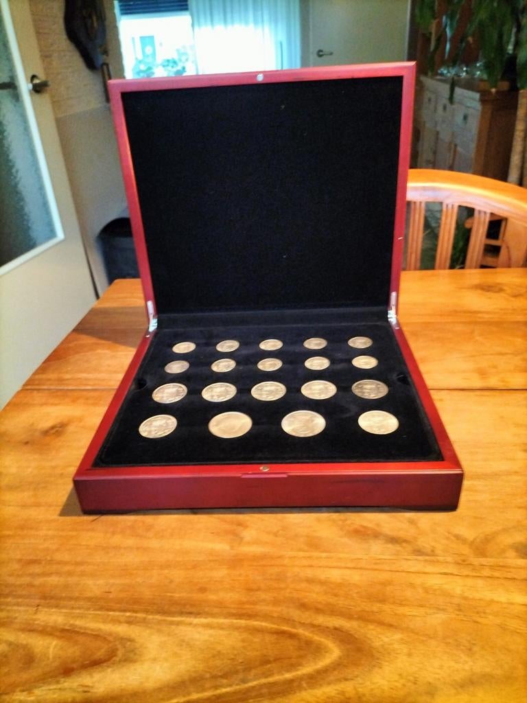 Zilverschat Juliana. Helemaal compleet., Postzegels en Munten, Munten | Nederland, Ophalen of Verzenden, Koningin Juliana