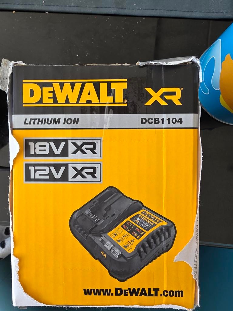 DeWalt XR Lithium Ion Acculader 12V/18V - UK Stekker, Ophalen of Verzenden, Nieuw
