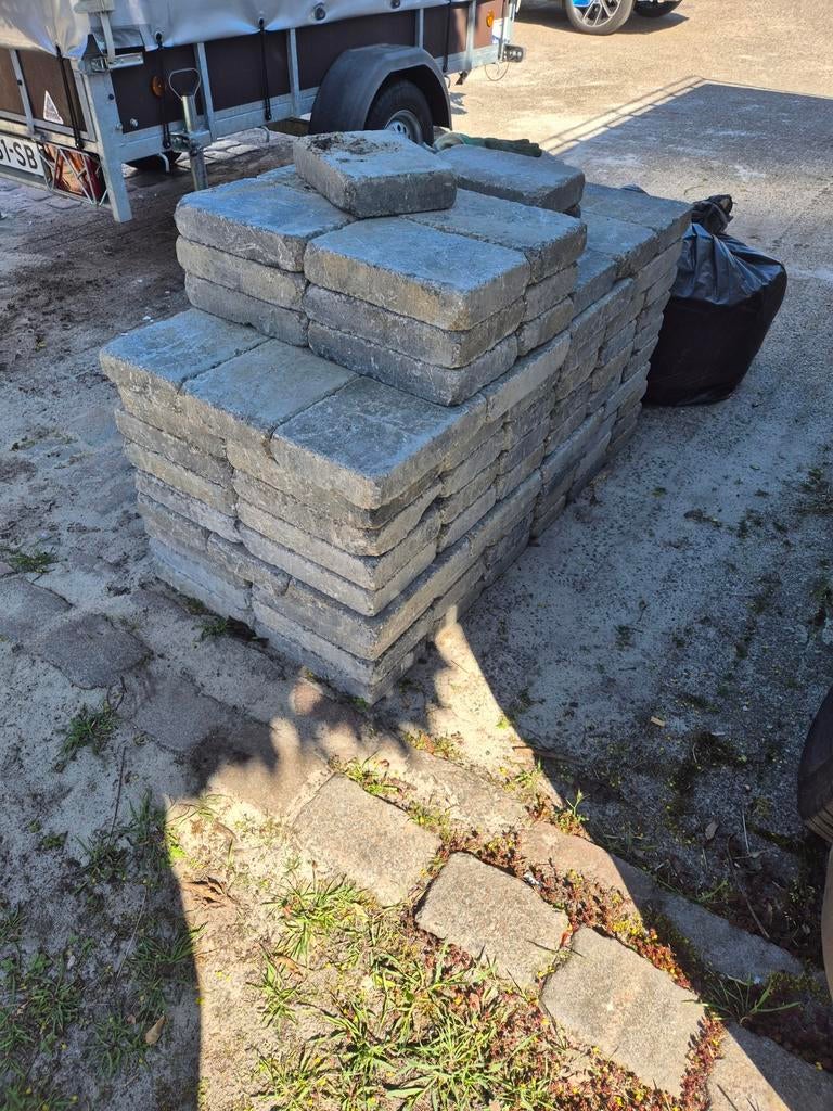 +- 125 stenen stonique trommelsteen musselkalk, Ophalen, Beton, Klinkers