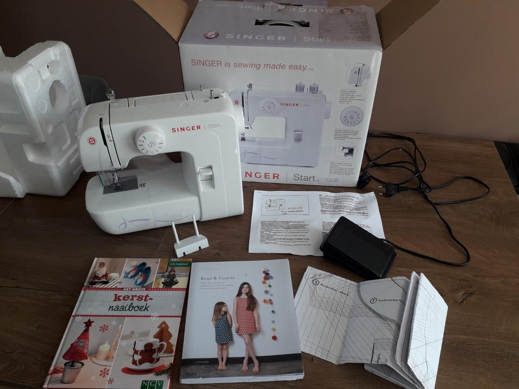Singer start, Ophalen, Zo goed als nieuw, Naaimachine, Singer