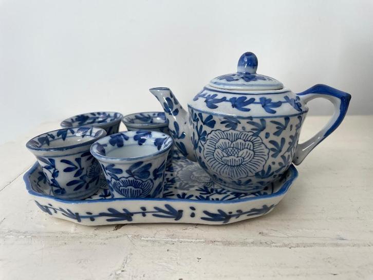Blauw-wit Chinees miniatuur theeservies, Antiek en Kunst, Antiek | Servies compleet, Ophalen of Verzenden