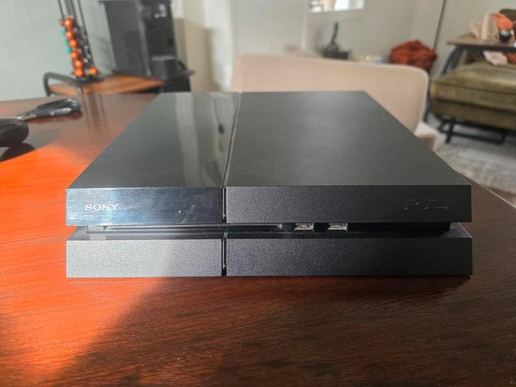 PlayStation 4 met 2 controllers (één defect), Spelcomputers en Games, Spelcomputers | Sony PlayStation 4, Gebruikt, Met 2 controllers