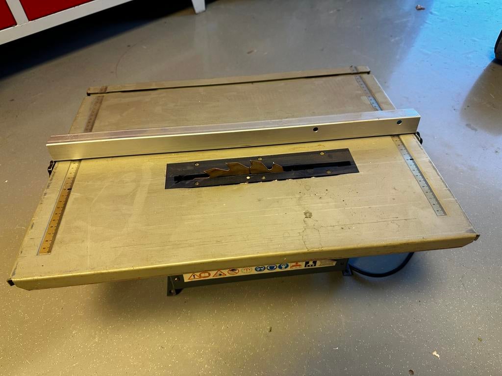 Zaagtafel, Doe-het-zelf en Verbouw, Gereedschap | Zaagmachines, Cirkelzaag, Ophalen of Verzenden, Zo goed als nieuw, 30 tot 70 mm