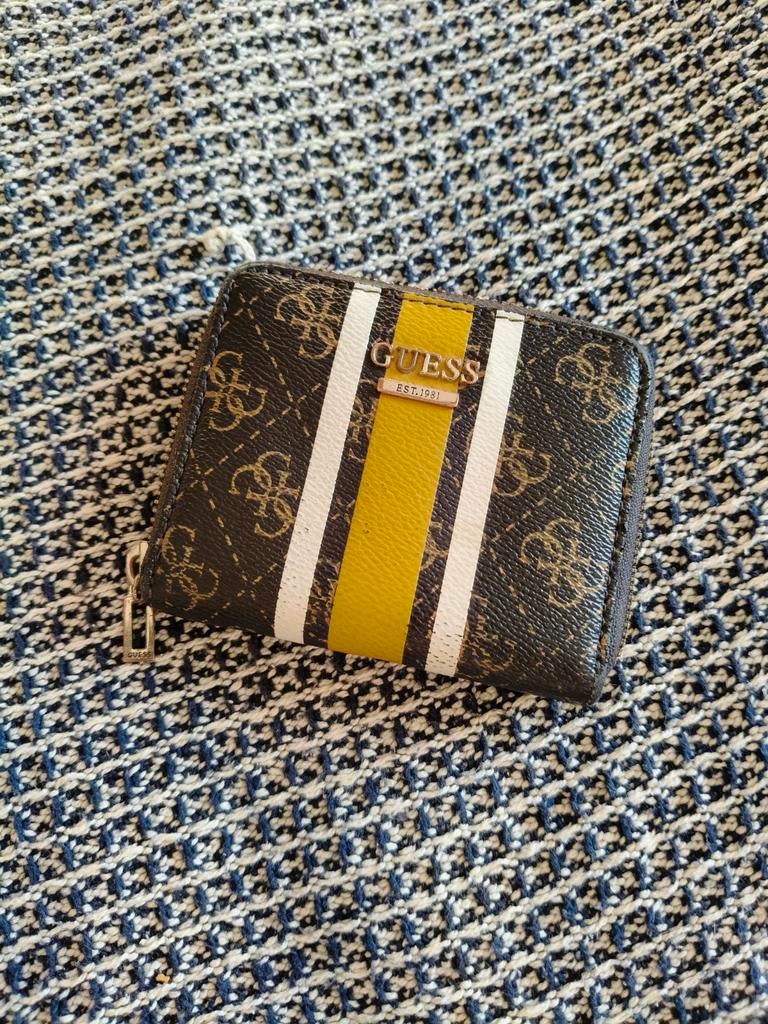 Guess portemonnee met rits, Sieraden, Tassen en Uiterlijk, Portemonnees, Ophalen of Verzenden, Bruin, Guess