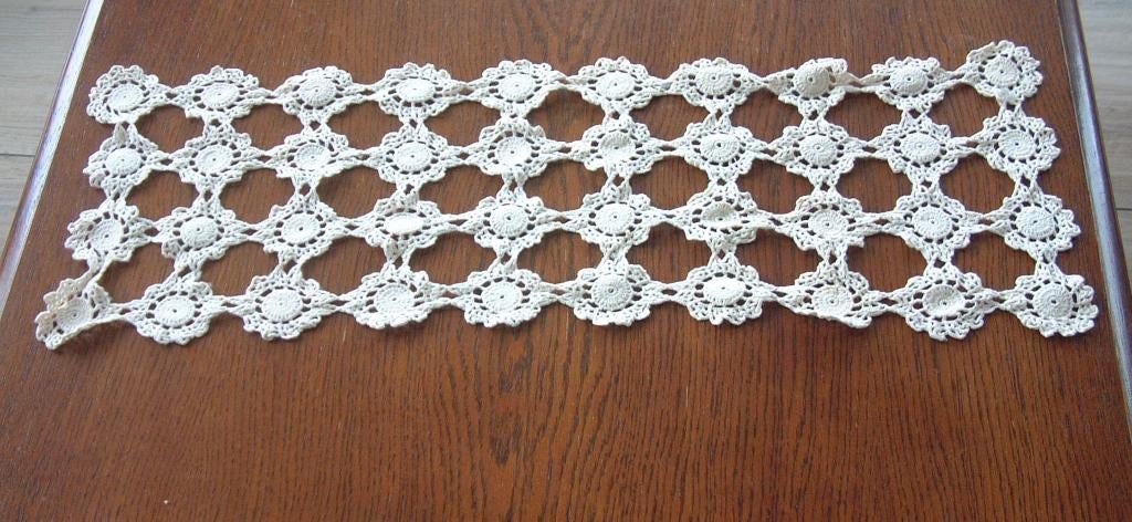 Prachtig gaaf Vintage gehaakt kleedje ca 60 bij 22 cm nr.7, Ophalen of Verzenden