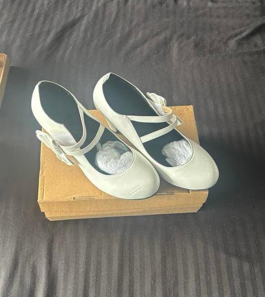 Nieuwe witte schoenen maat 40 - Perfect voor bruiloft!, Ophalen of Verzenden, Nieuw, Wit, Schoenen met hoge hakken