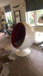 Retro egg chair, icoon uit de 70,s, Ophalen, Zo goed als nieuw