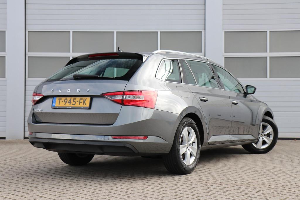 Skoda Superb Combi 1.5 TSI 150pk DSG Business Edition | Navi, Auto's, Skoda, Stof, Origineel Nederlands, 1600 kg, 1388 kg
