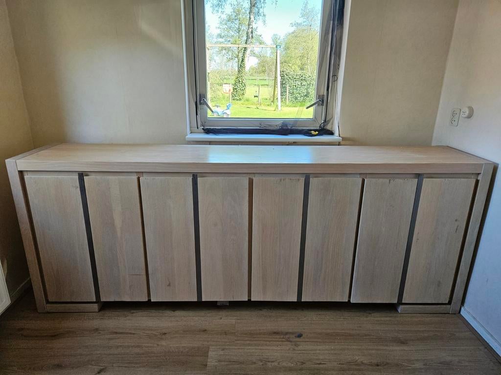 Dressoir met 6 deuren, Ophalen