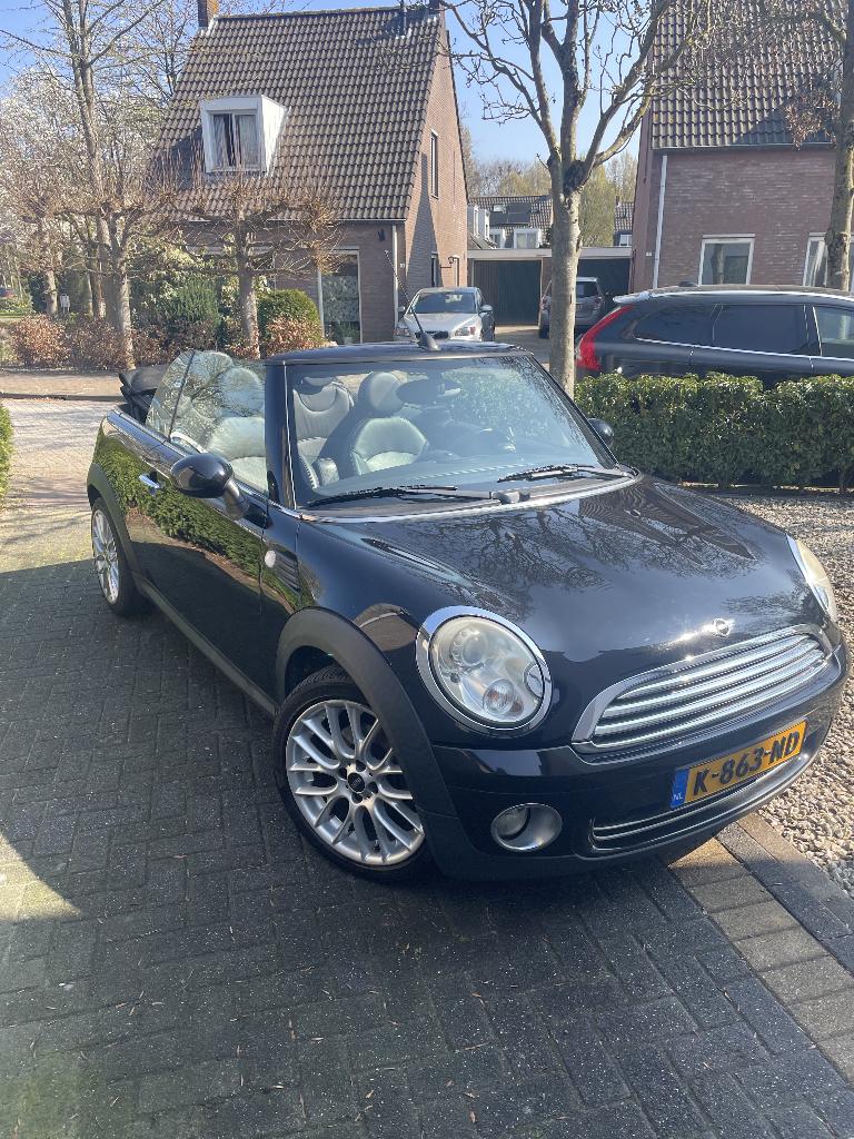 Mini Cabrio 1.6 120pk 2009 Zwart, Auto's, Zwart, 4 cilinders, Cabriolet, 4 stoelen