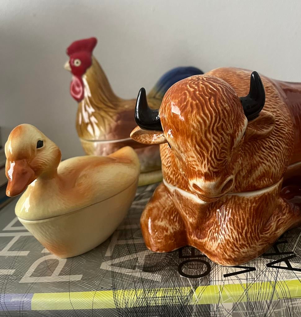 Grote bruine patevorm van Michel Caugant gesigneerd, Verzenden