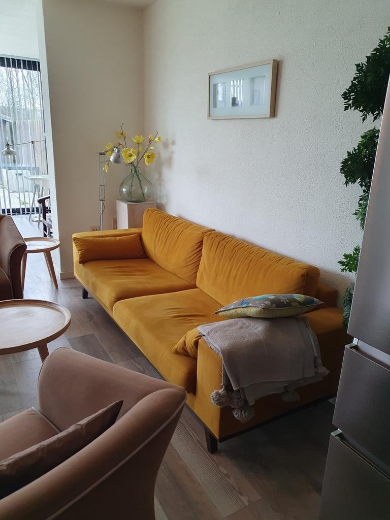 Okergele velvet 3-zits bank, Huis en Inrichting, Banken | Bankstellen, Ophalen
