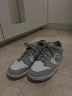 Nike Dunk Low Maat 42, Wit, Ophalen of Verzenden, Sneakers of Gympen, Zo goed als nieuw