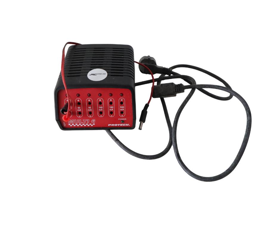 Protech Multi 6 lader rc, Hobby en Vrije tijd, Modelbouw | Radiografisch | Auto's, Ophalen of Verzenden, Gebruikt, Overige schalen