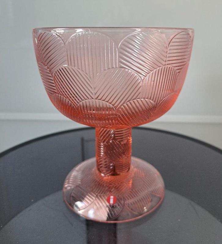 Miranda Schaal Salmon Pink Iittala Finland, Huis en Inrichting, Keuken | Servies, Nieuw, Bord(en), Overige stijlen, Glas, Ophalen of Verzenden