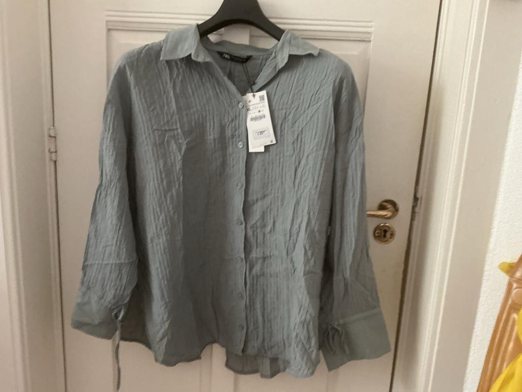 Zara Crinkle Blouse met Open Rug - Nieuw met kaartje. XL, Ophalen of Verzenden, Nieuw, Maat 46/48 (XL) of groter, Grijs