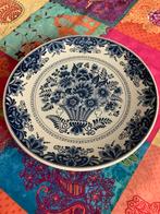 Delftsblauw wandbord: bloemen, Antiek en Kunst, Ophalen of Verzenden