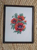 Vintage geborduurd schilderij van klaprozen, Minder dan 50 cm, Ophalen of Verzenden, Zo goed als nieuw, Schilderij
