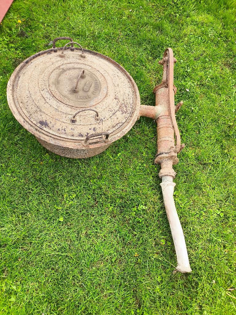 Gietijzeren waterpomp + ketel (antiek/decoratief), Ophalen