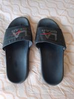 SLIPPERS MAAT 44 L A GEAR 2 EURO, Blauw, LA Gear, Ophalen of Verzenden, Zo goed als nieuw