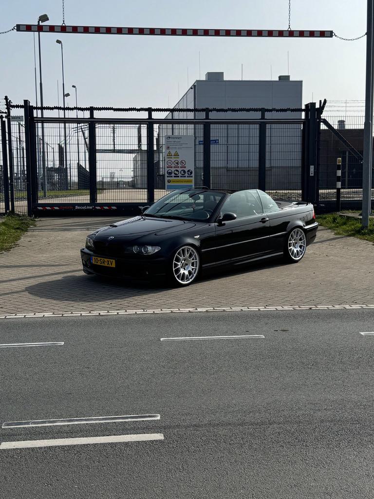 BMW 3-Serie E46 2.5 CI 325i Cabriolet  2006 Zwart 6 bak Nap, Achterwielaandrijving, Cabriolet, 4 stoelen, Zwart