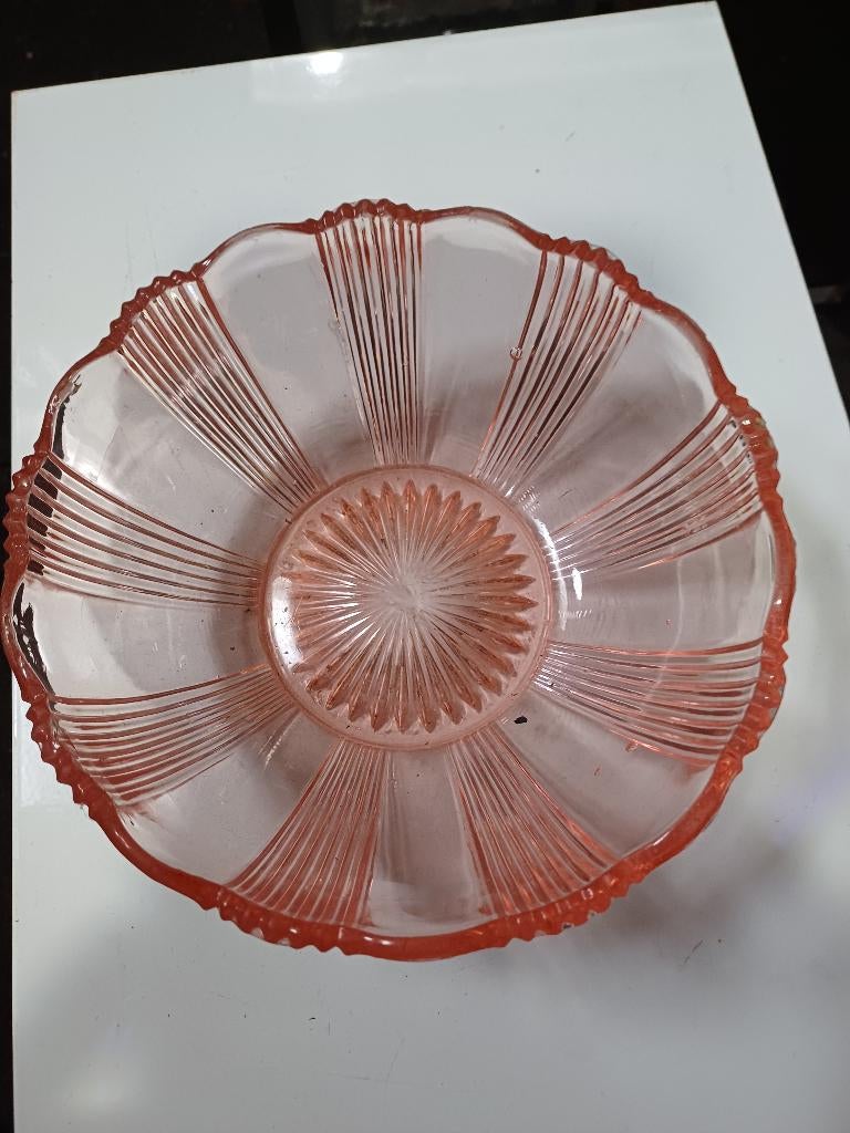 Vintage france ros glas schaal, Gebruikt, Ophalen of Verzenden, Overige stijlen, Glas