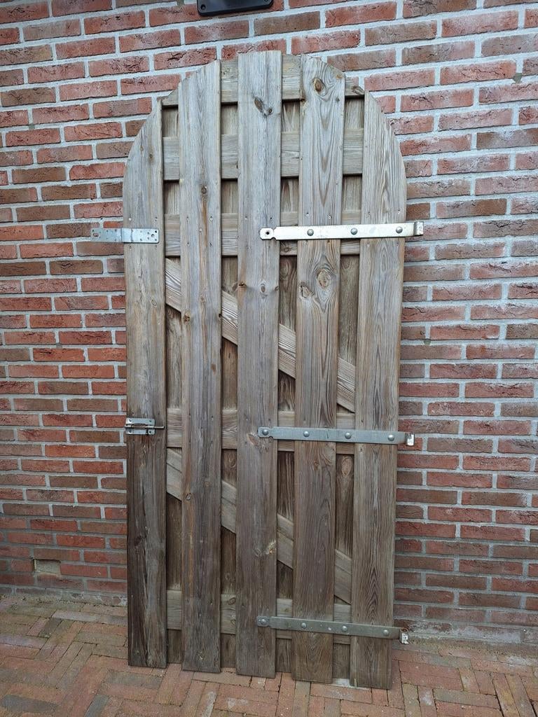 Houten tuindeur 0.90x2.02m met schuifslot en duimhengen, Ophalen, Gebruikt, Buitendeur, 200 tot 215 cm