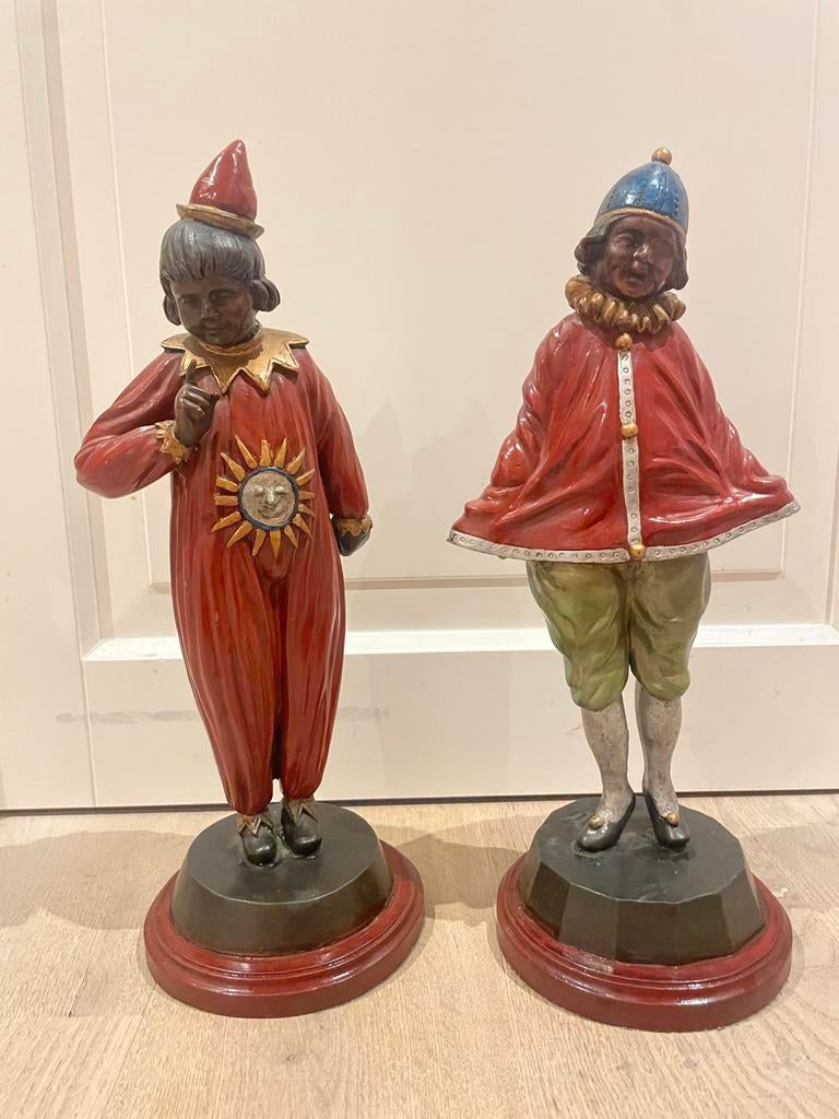 Set van 2 Gietijzeren Commedia dell'Arte Beeldjes, Groep mensen, Ophalen of Verzenden, 20 - 50 cm, Beeld