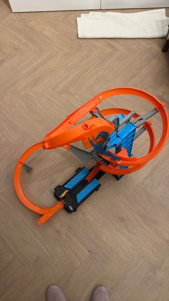 Hot Wheels wolkenkrabber Crash in zeer nette staat, Kinderen en Baby's, Speelgoed | Racebanen, Ophalen, Racebaan, Zo goed als nieuw