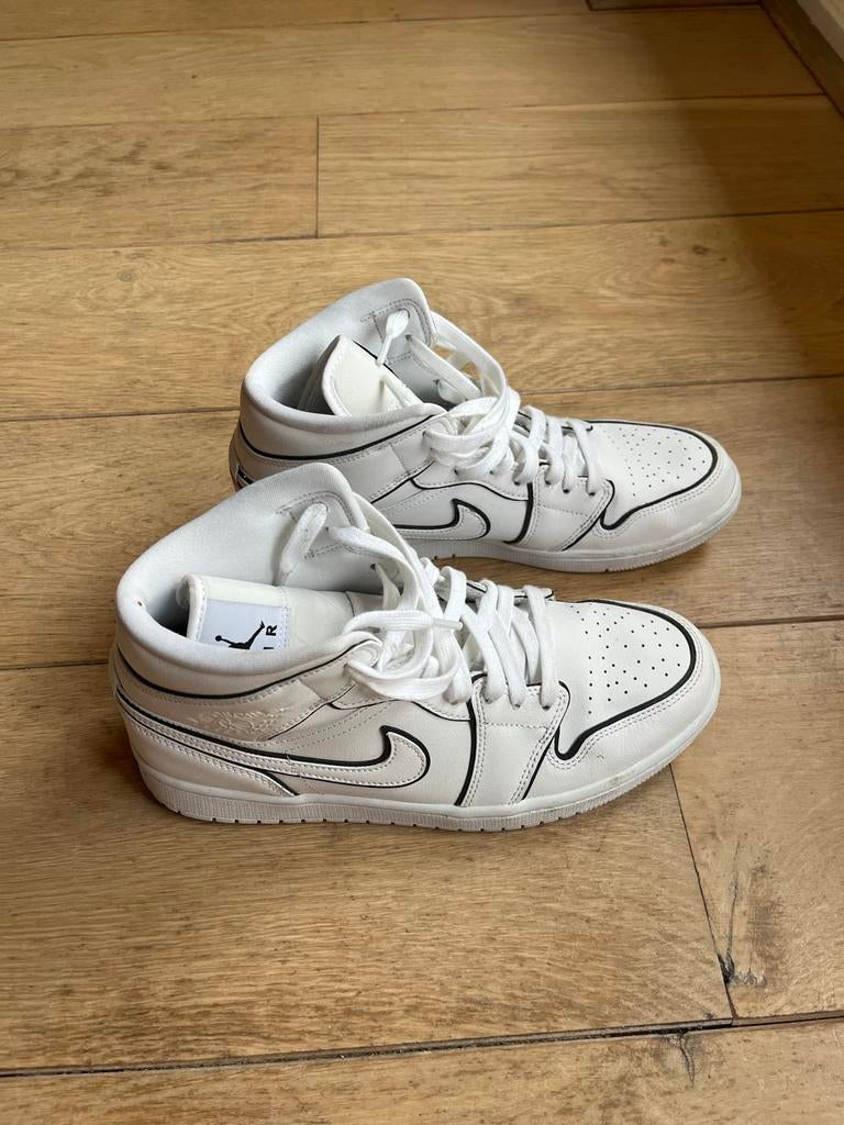 Nike Air Jordan 1 Mid WMNS Iridescent Reflective Wit EU 42.5, Wit, Ophalen of Verzenden, Sneakers of Gympen, Zo goed als nieuw