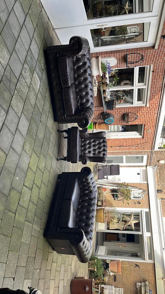 2x 2 zits bank chesterfield en 1 fateuil, Huis en Inrichting, Banken | Bankstellen, Ophalen of Verzenden, Gebruikt, 75 tot 100 cm