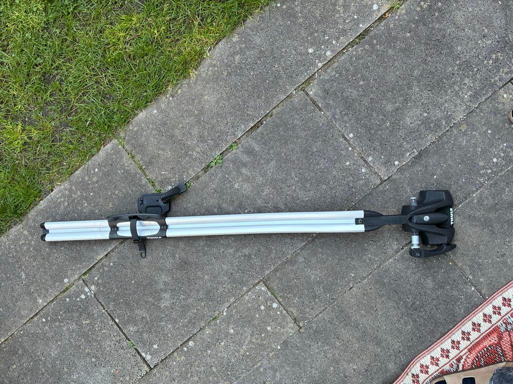 Thule dakdrager voor fiets met quick release snlspanner, Auto diversen, Dakdragers, Ophalen, Gebruikt