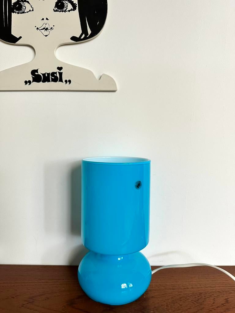 IKEA Lykta Handgeblazen Opaline Lamp Tafellamp Blauw, Huis en Inrichting, Lampen | Vloerlampen, X, Ophalen of Verzenden, Zo goed als nieuw