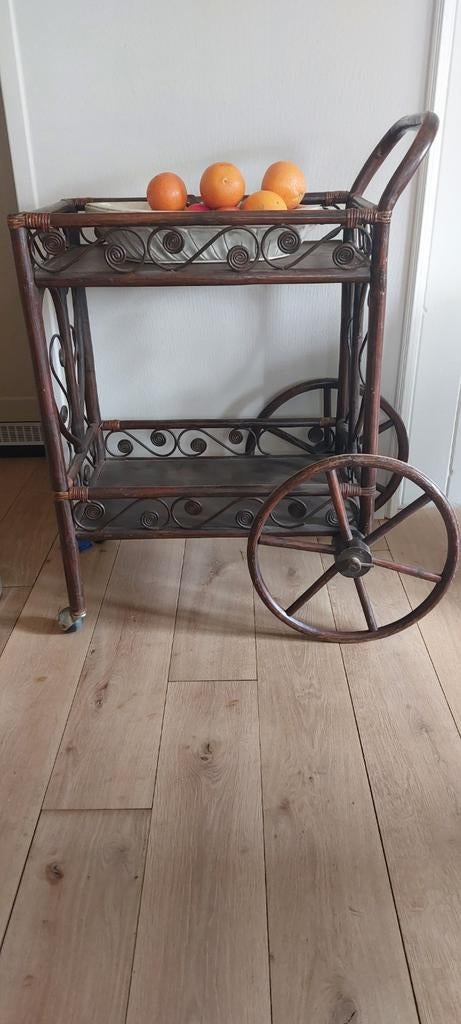 Houten serveerwagen met wielen, Huis en Inrichting, Woonaccessoires | Overige, Ophalen of Verzenden