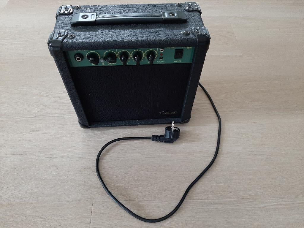 Stagg gitaarversterker 10 watt, Muziek en Instrumenten, Versterkers | Bas en Gitaar, Ophalen of Verzenden, Zo goed als nieuw, Minder dan 50 watt