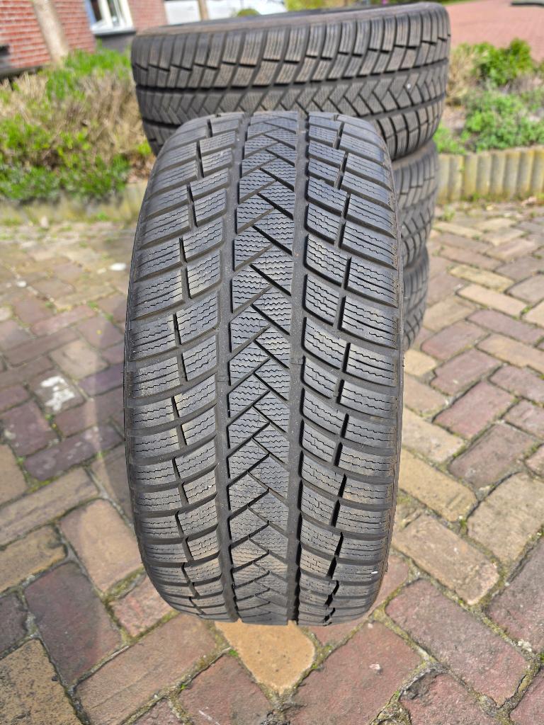 banden, Auto-onderdelen, Banden en Velgen, Gebruikt, Winterbanden, 235 mm, Band(en)