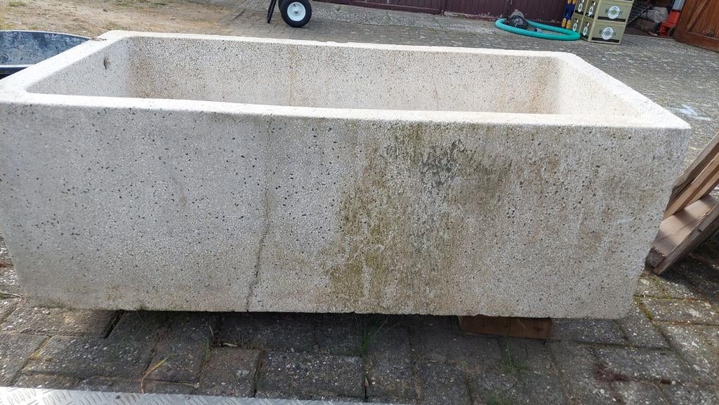 Grote betonnen bloembak, Tuin en Terras, Bloembakken en Plantenbakken, Ophalen, Gebruikt, 100 cm of meer, Beton