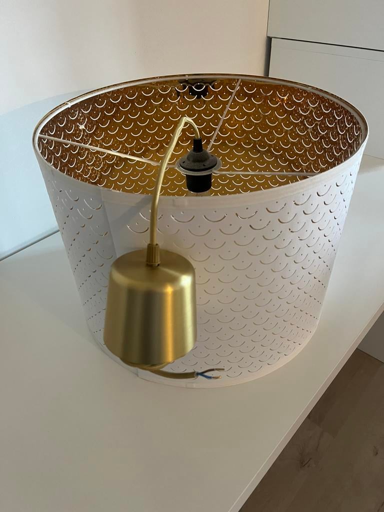 Ikea Nymö lampenkap wit met goud aan binnenkant, Ophalen, 25 tot 50 cm, Wit, Rond