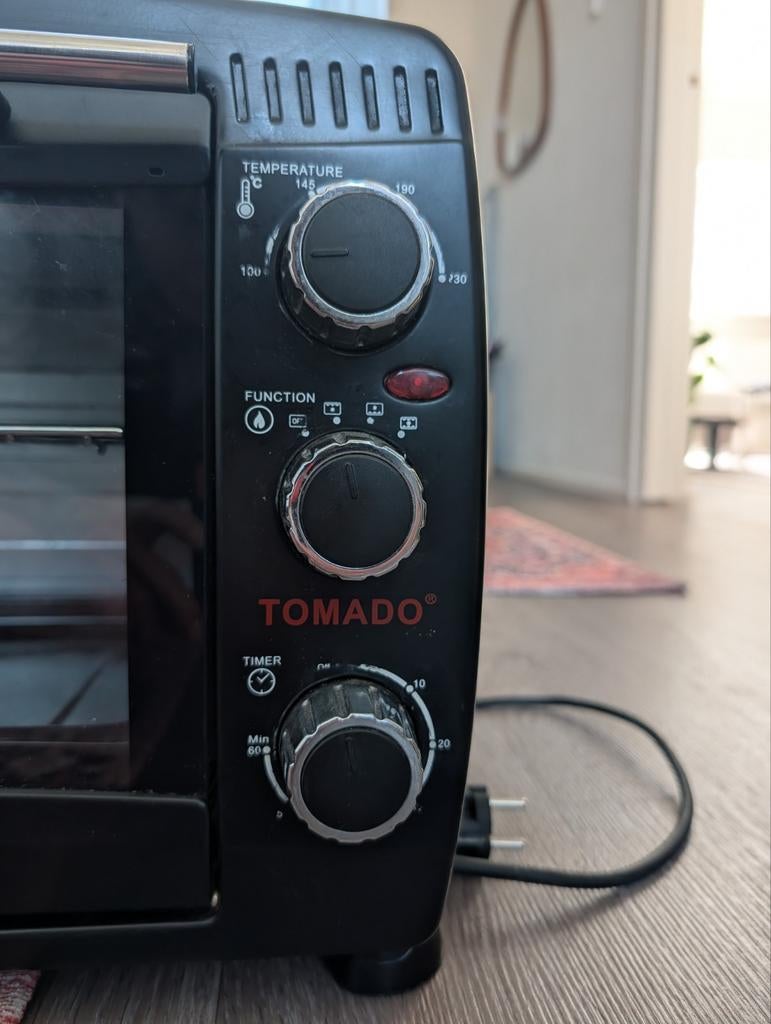Goed functionerende Tomado oven - Zo goed als nieuw, Witgoed en Apparatuur, Ovens, Minder dan 45 cm, Oven, Ophalen of Verzenden