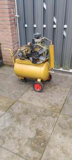 Compressor 220V - 50 Liter Tank, Gebruikt, 6 tot 10 bar, Ophalen of Verzenden, Minder dan 200 liter/min