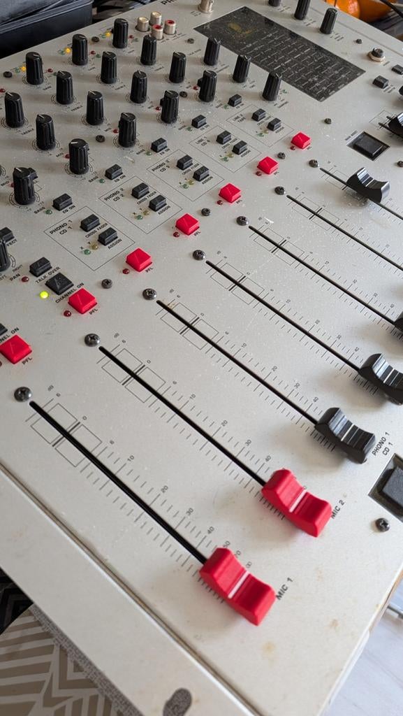 Behringer DX1000 mengpaneel (opknapper/ onderdelen), Muziek en Instrumenten, Mengpanelen, Ophalen, Gebruikt, 5 tot 10 kanalen