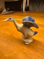 Beeldje van een gans, wit met blauwe accenten, Ophalen of Verzenden, Gebruikt, Dier