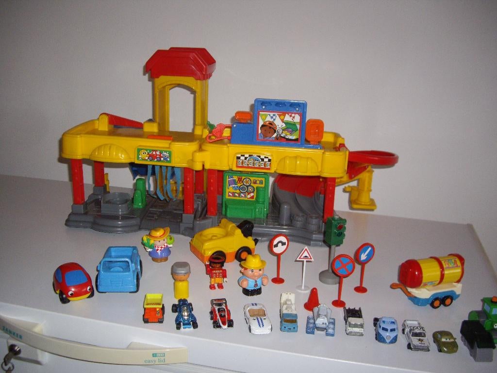 hele mooie garage met geluiden en veel acc, Kinderen en Baby's, Speelgoed | Fisher-Price, Ophalen, Zo goed als nieuw, Speelset