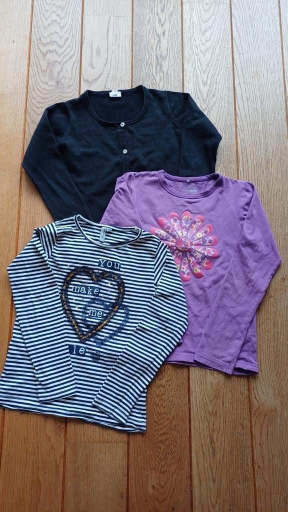 2 stuks T-shirts en 1 Vestje, maat 134 / 140, Ophalen of Verzenden, Gebruikt, Meisje, Shirt of Longsleeve