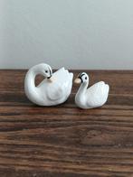 Beeldjes - 2 zwaantjes, Ophalen of Verzenden, Zo goed als nieuw, Dier