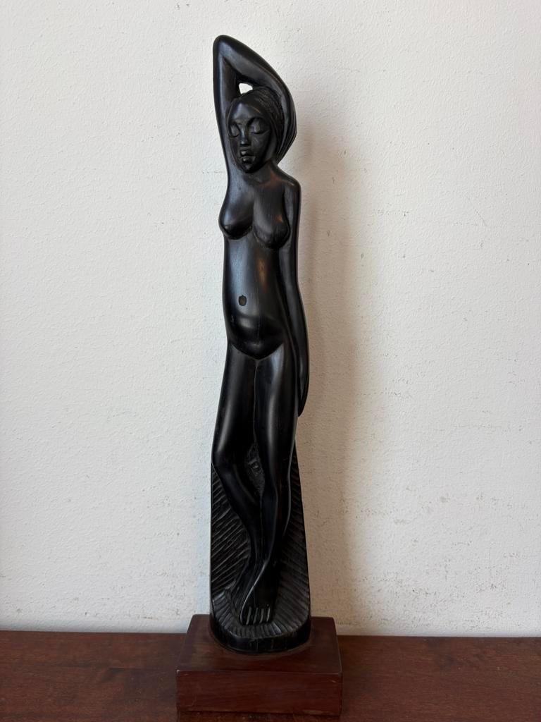 Beeld hout vrouw naakt door: Medmak afrika, Houtsnijwerk, Ophalen of Verzenden, 20 - 50 cm, Hout