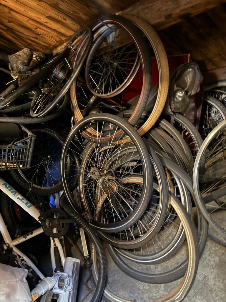 Diverse Fiets Onderdelen - Wielen, Banden, Spatborden, Ophalen, Gebruikt, Band