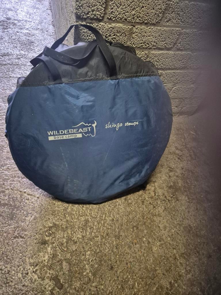 Wildebeast base camp popup tent shinga, Ophalen of Verzenden, Zo goed als nieuw, 2-persoons